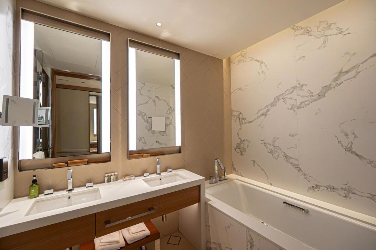 Venetian - Breathtaking Burj Khalifa Views From Luxury 3br Apartment Dubai